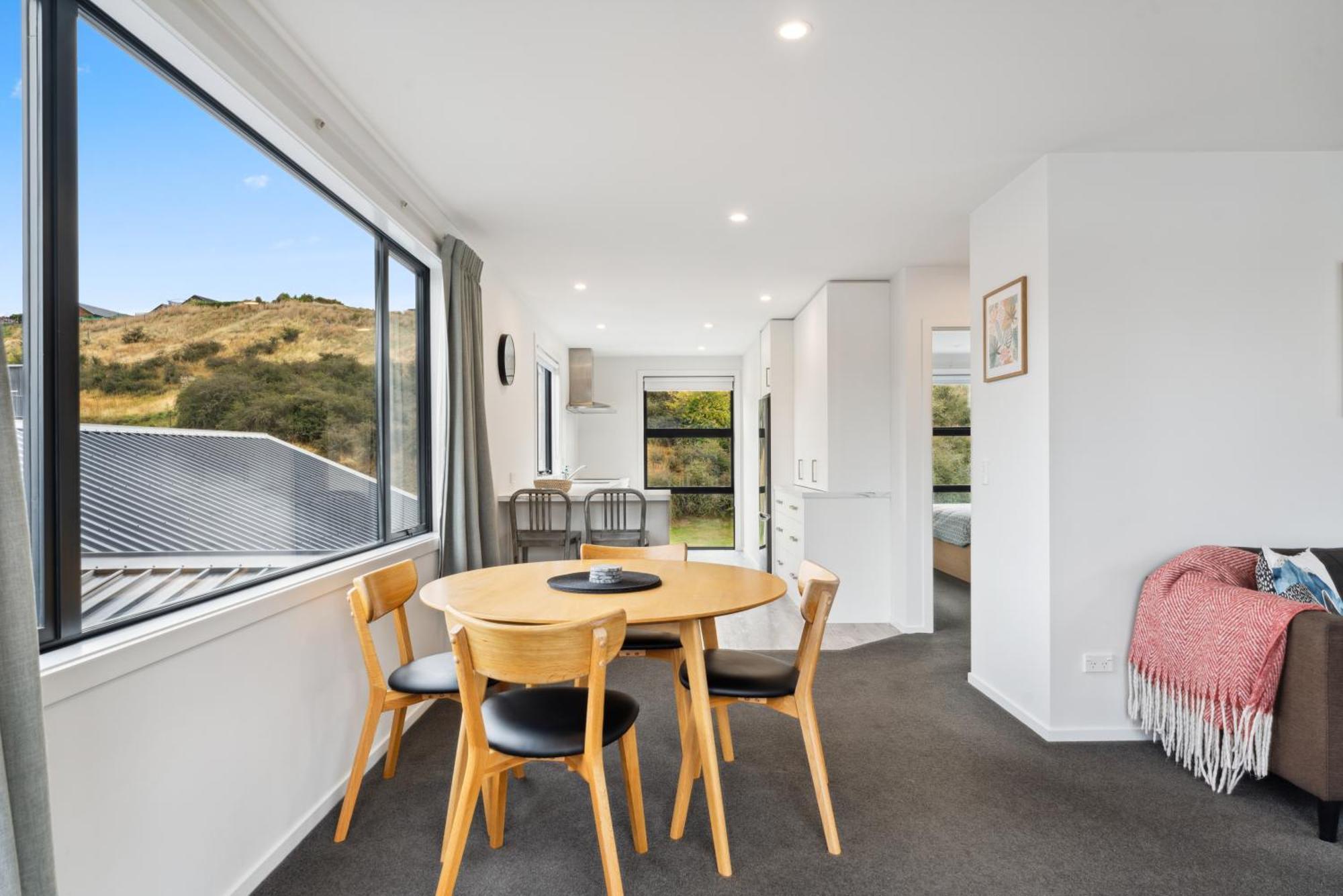 Modern Apartment With Coronet & Remarkables Views Куийнстаун Екстериор снимка